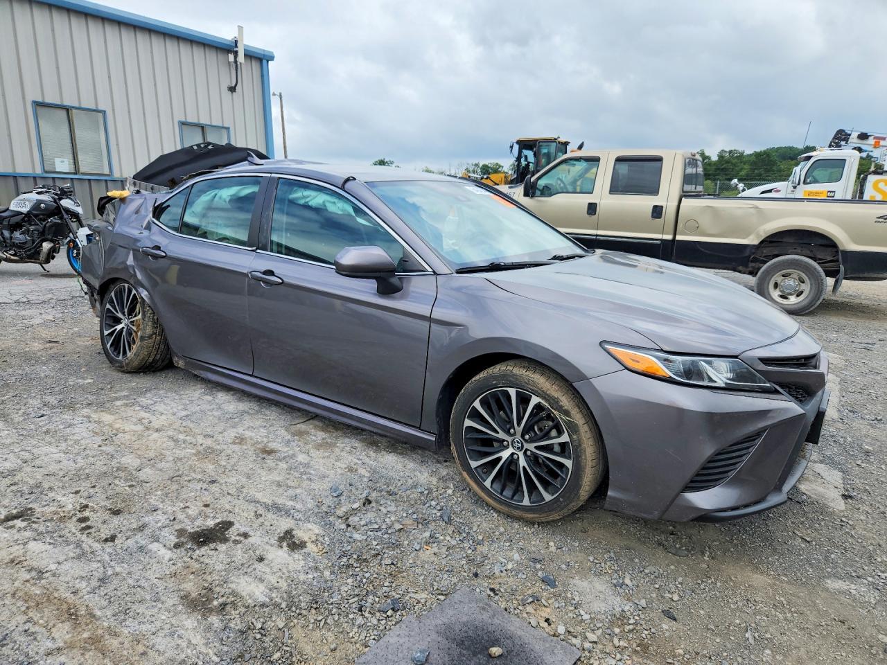 2019 Toyota Camry Se - zdjęcie 4
