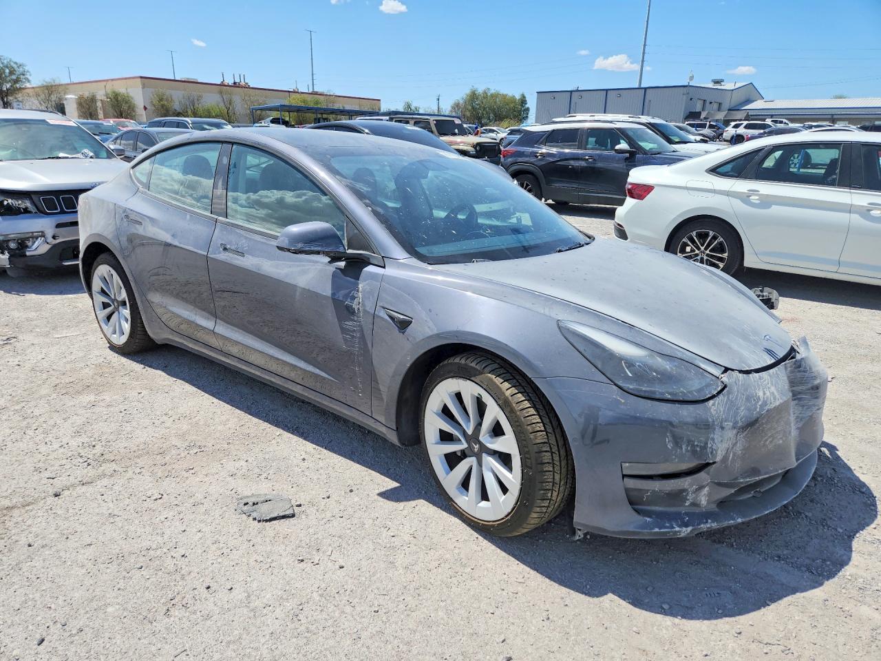 2022 Tesla Model 3 - zdjęcie 4