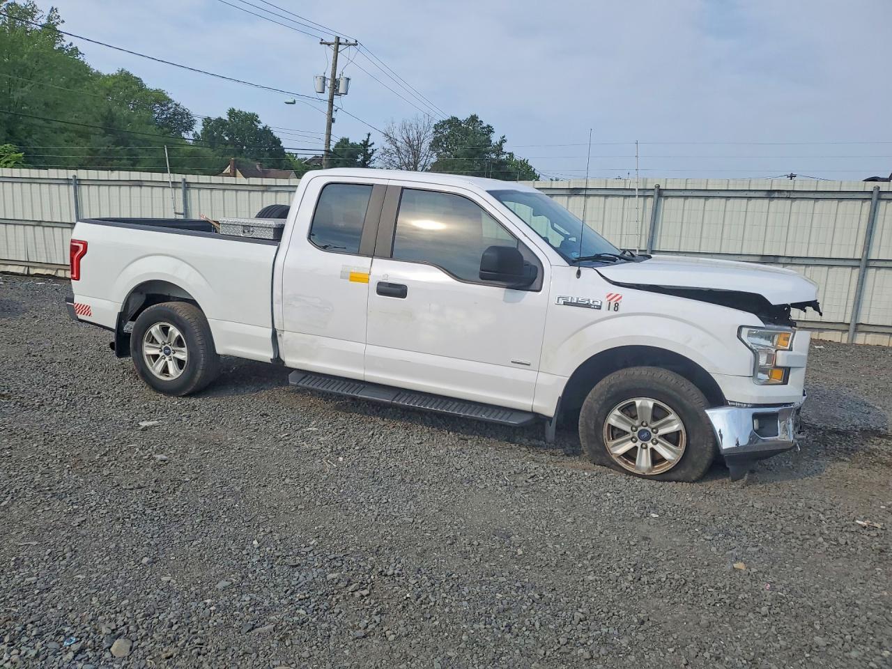 2015 Ford F150 Super Cab - zdjęcie 4