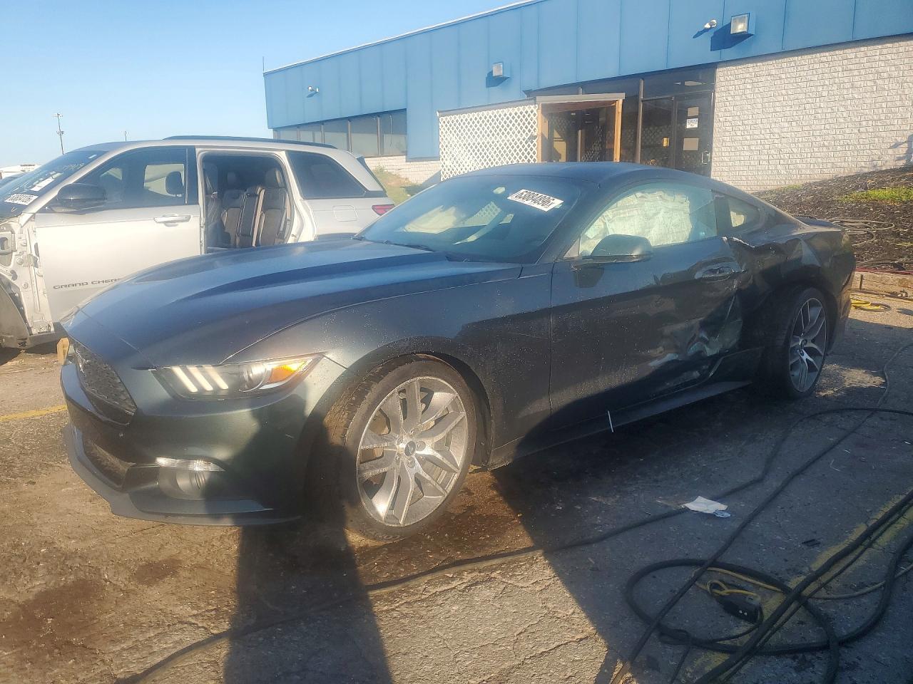 2015 Ford Mustang - zdjęcie główne
