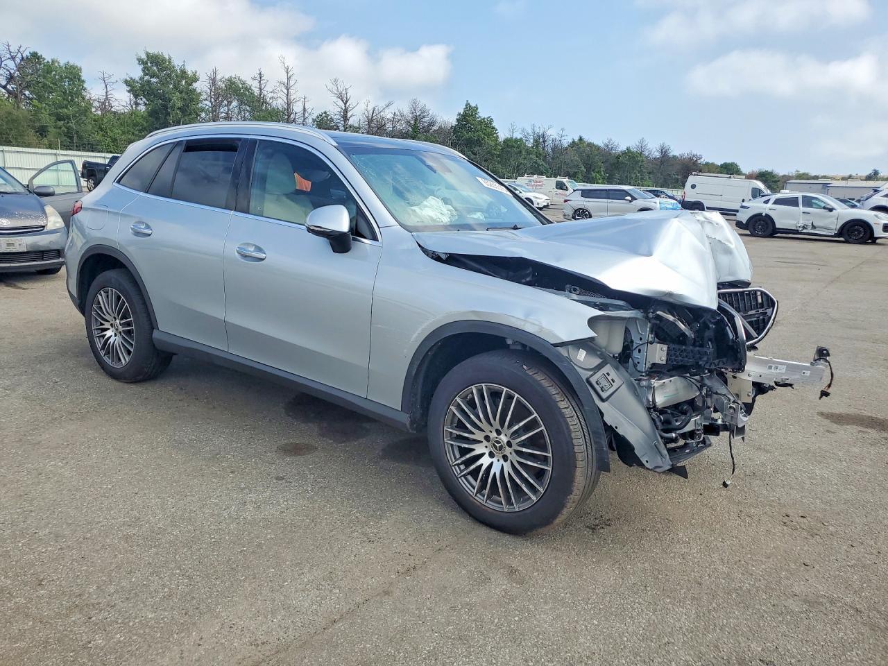2026 Mercedes-Benz Glc 300 4Matic - zdjęcie 4