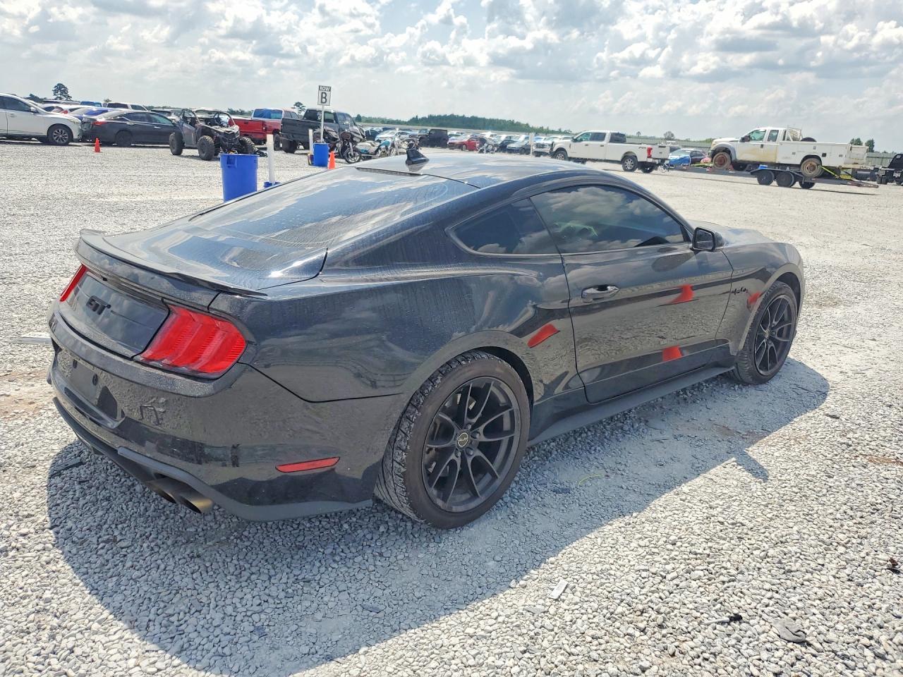 2020 Ford Mustang Gt - zdjęcie 3