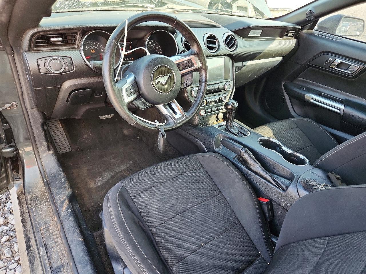 2015 Ford Mustang - zdjęcie 8