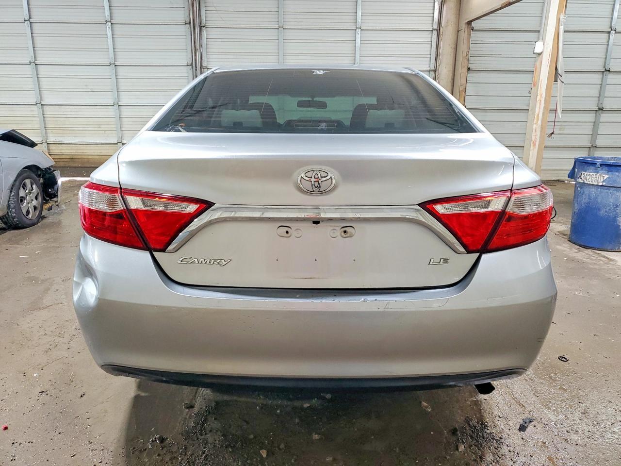 2017 Toyota Camry Le - zdjęcie 6