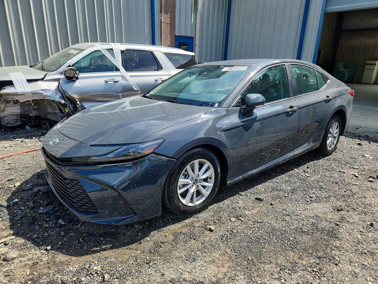 2026 Toyota Camry Le - zdjęcie główne
