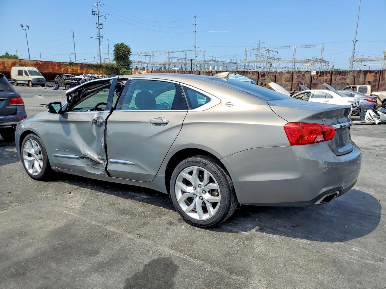 2019 Chevrolet Impala Premier - zdjęcie 2