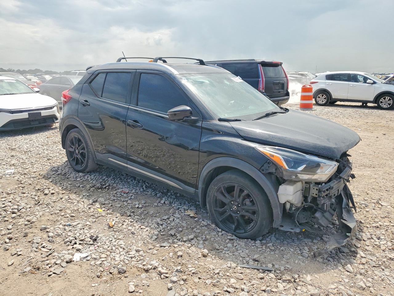 2019 Nissan Kicks Sr - zdjęcie 4