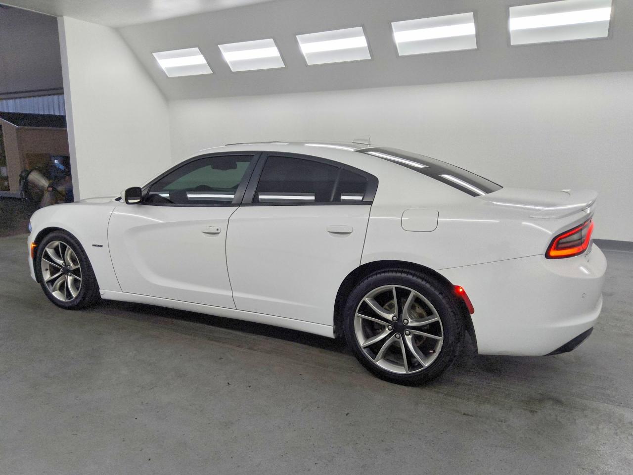2015 Dodge Charger R/T - zdjęcie 2