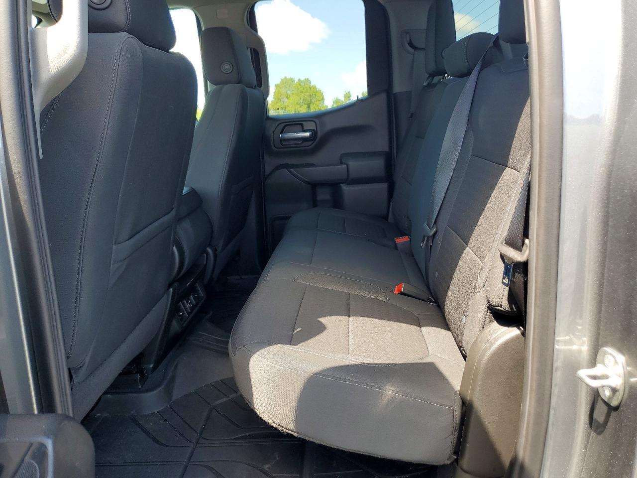 2020 Chevrolet Silverado K1500 Lt - zdjęcie 10