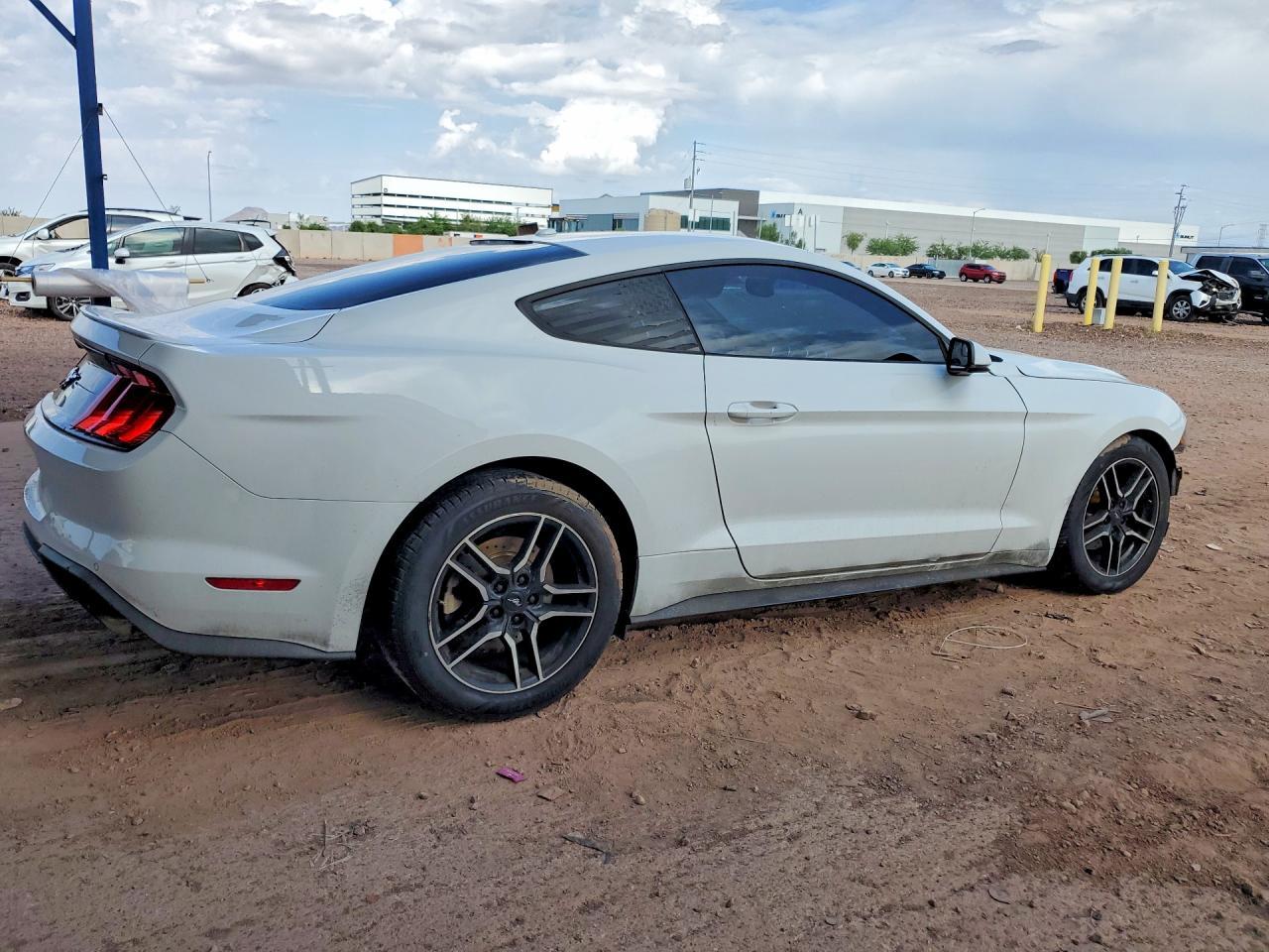 2018 Ford Mustang - zdjęcie 3