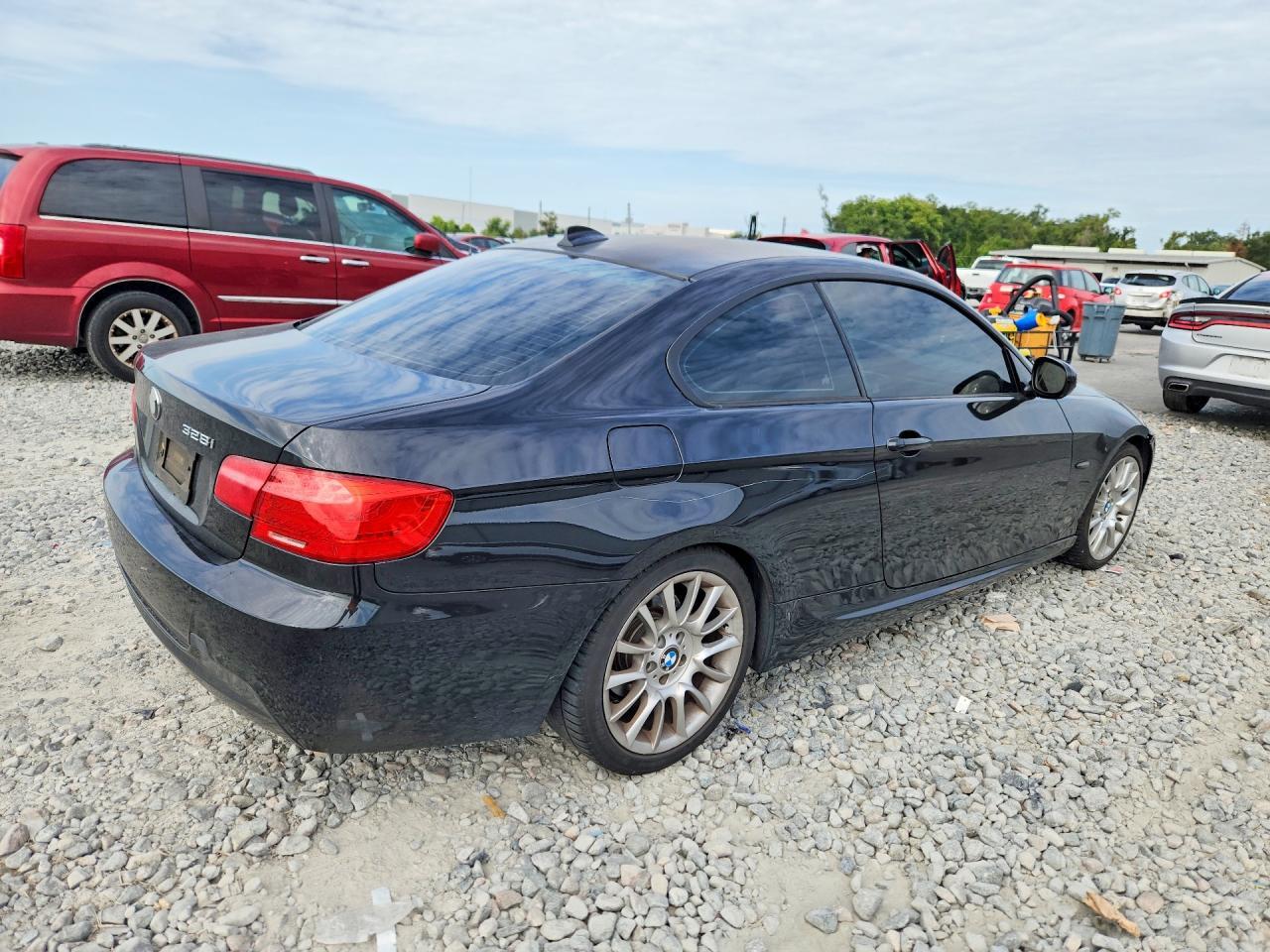 2013 BMW 328 I - zdjęcie 3