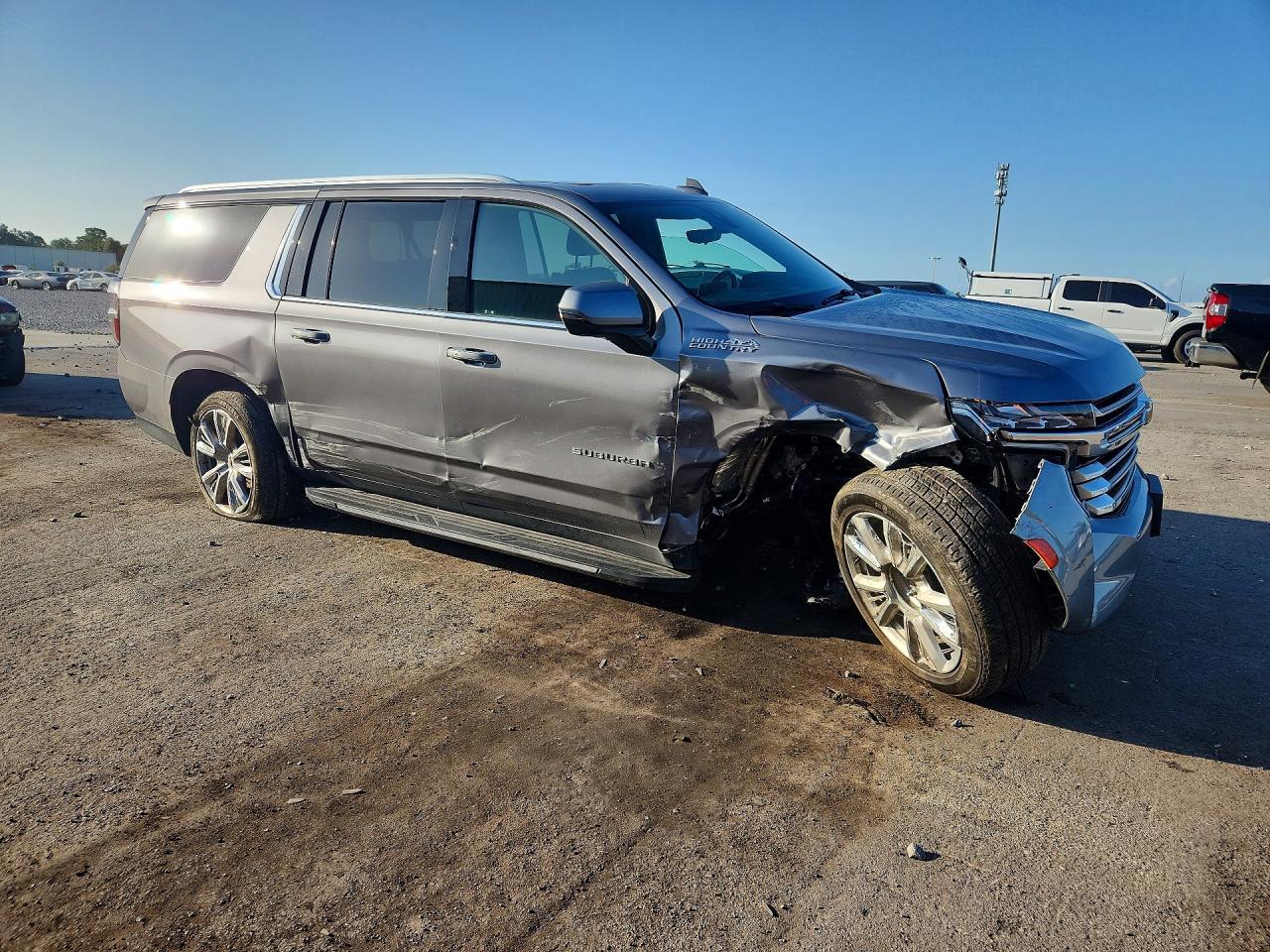 2021 Chevrolet Suburban K1500 High Country - zdjęcie 4