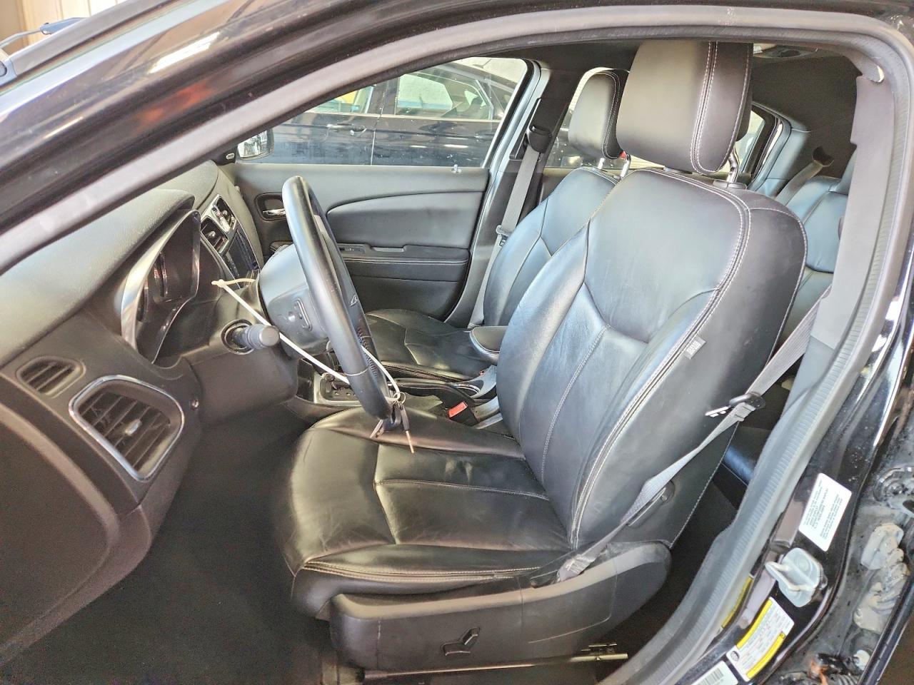 2014 Chrysler 200 Limited - zdjęcie 7