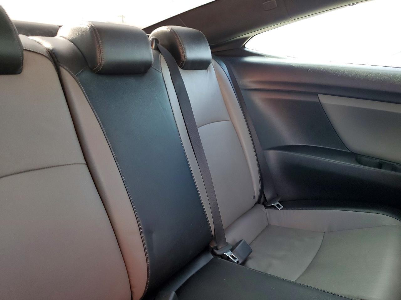 2016 Honda Civic Touring - zdjęcie 10