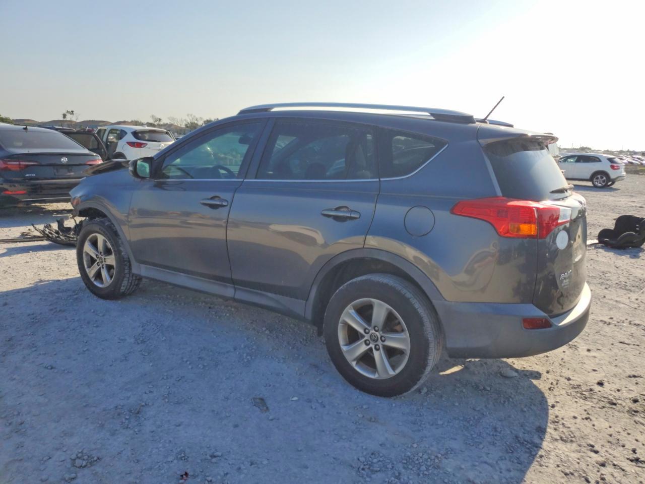 2015 Toyota Rav4 Xle - zdjęcie 2