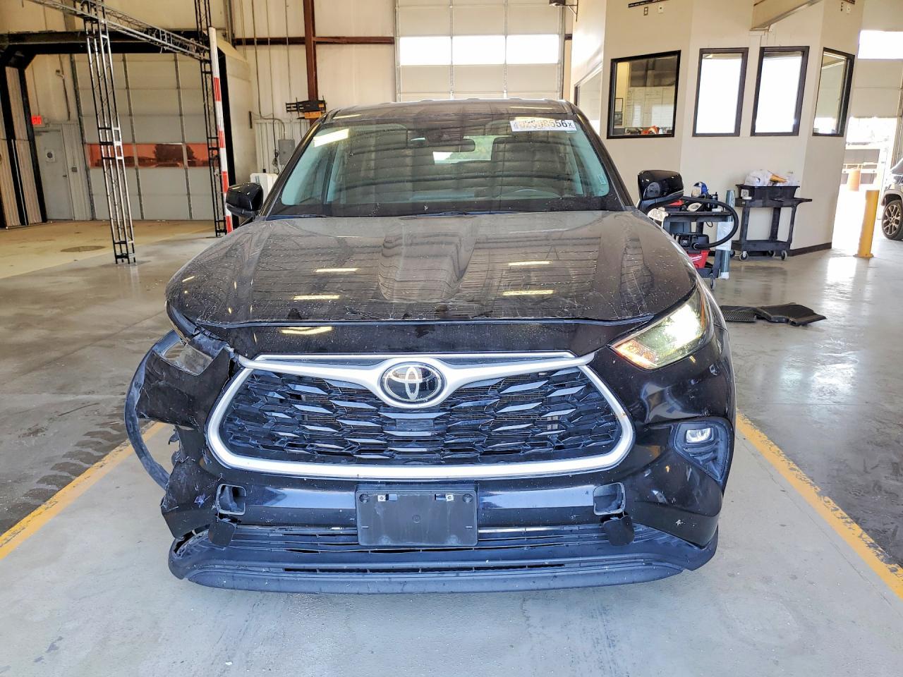 2023 Toyota Highlander Le - zdjęcie 5