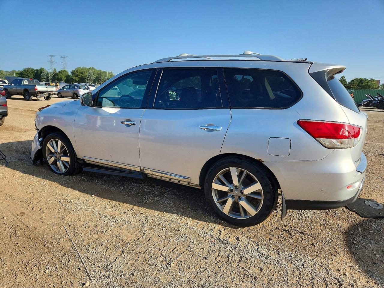 2013 Nissan Pathfinder S - zdjęcie 2
