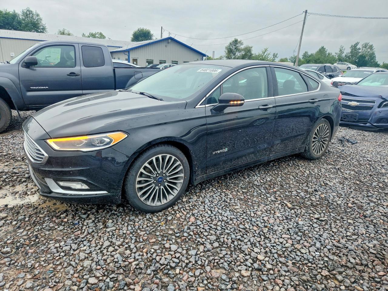 2017 Ford Fusion Titanium Hev - zdjęcie główne