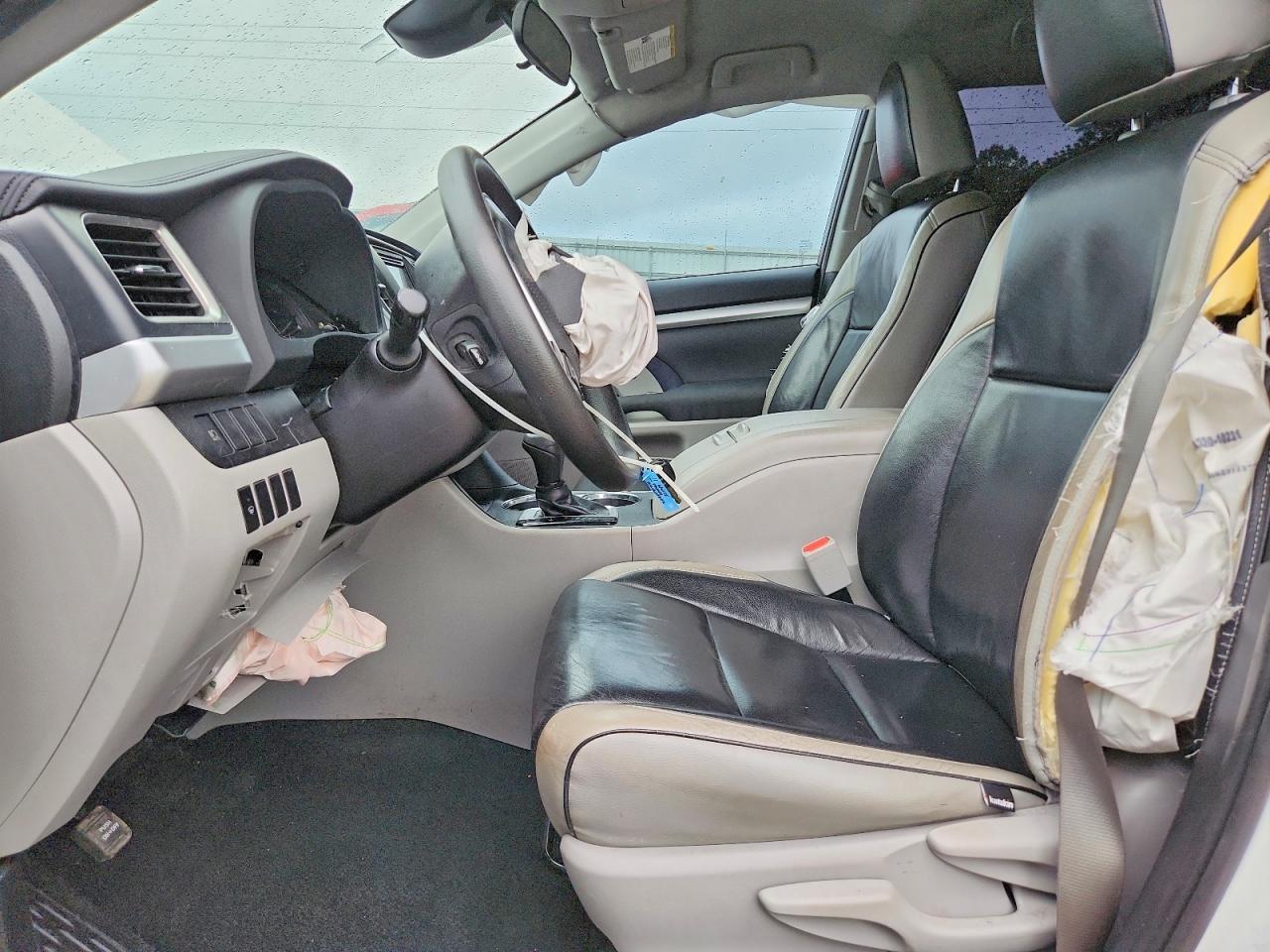 2019 Toyota Highlander Le - zdjęcie 7