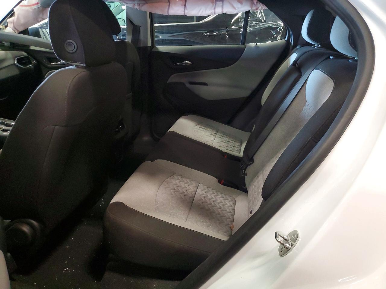 2022 Chevrolet Equinox Ls - zdjęcie 11