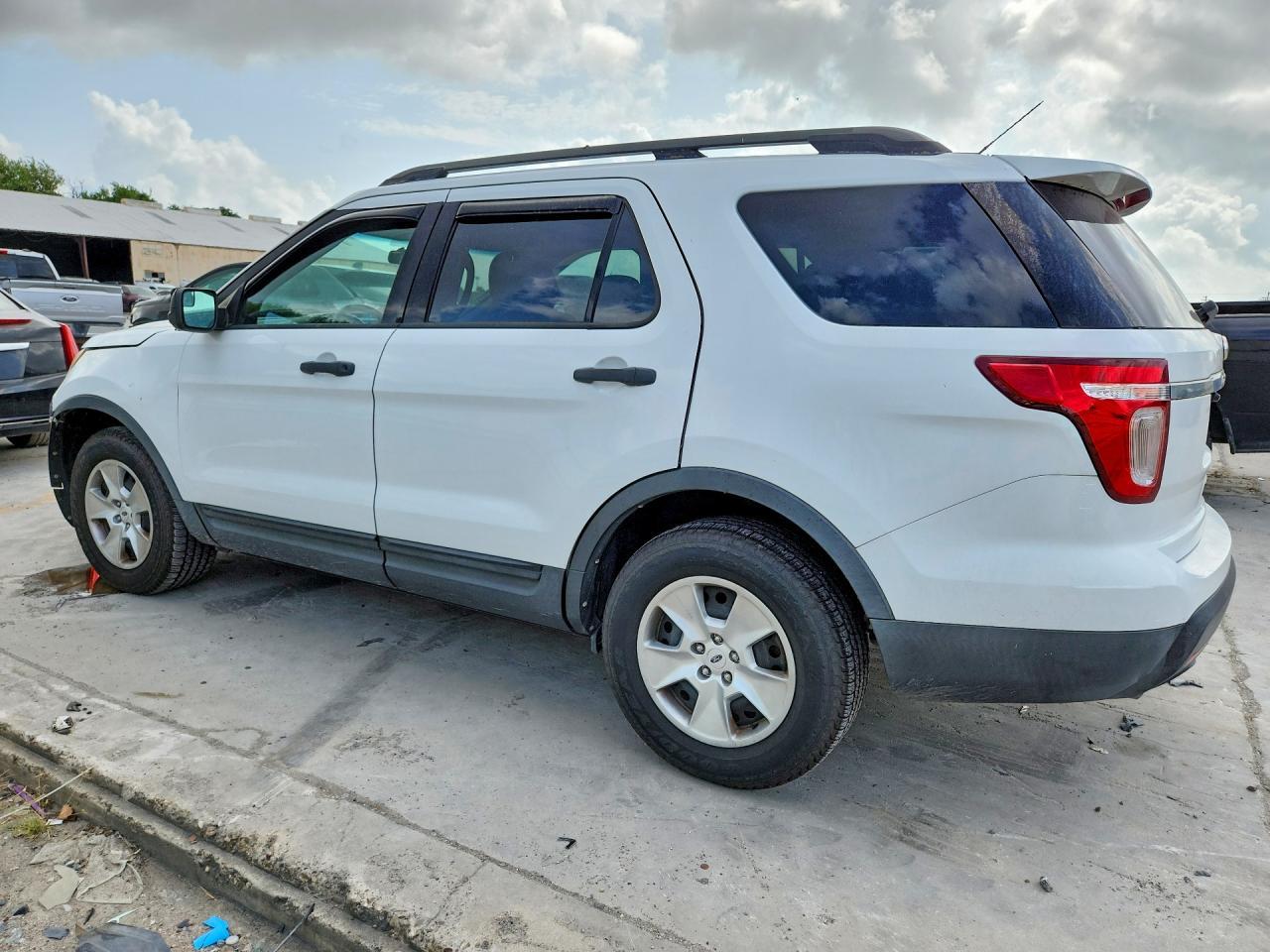 2013 Ford Explorer - zdjęcie 2