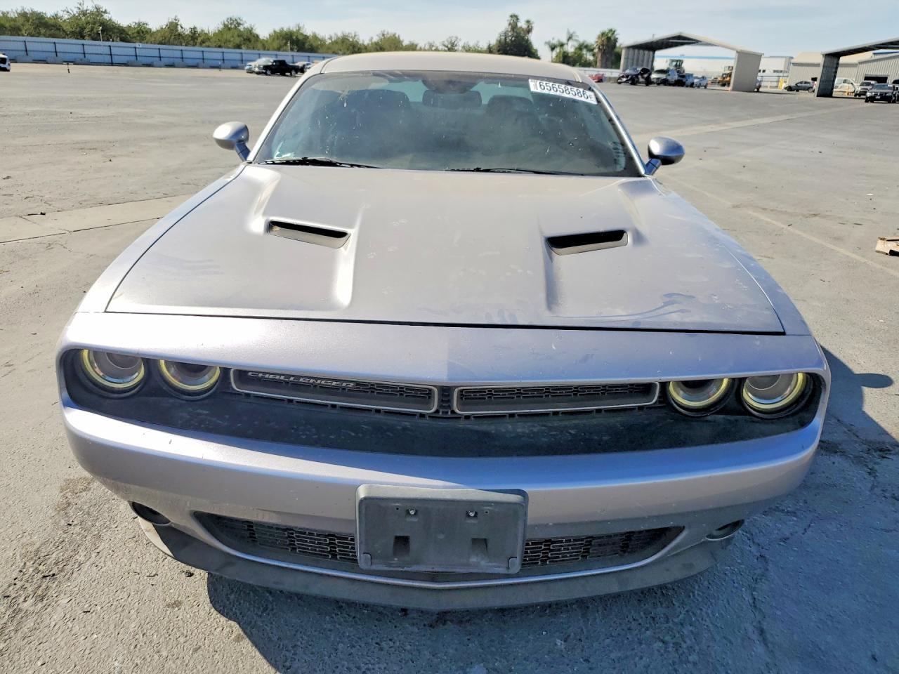 2015 Dodge Challenger Sxt - zdjęcie 5