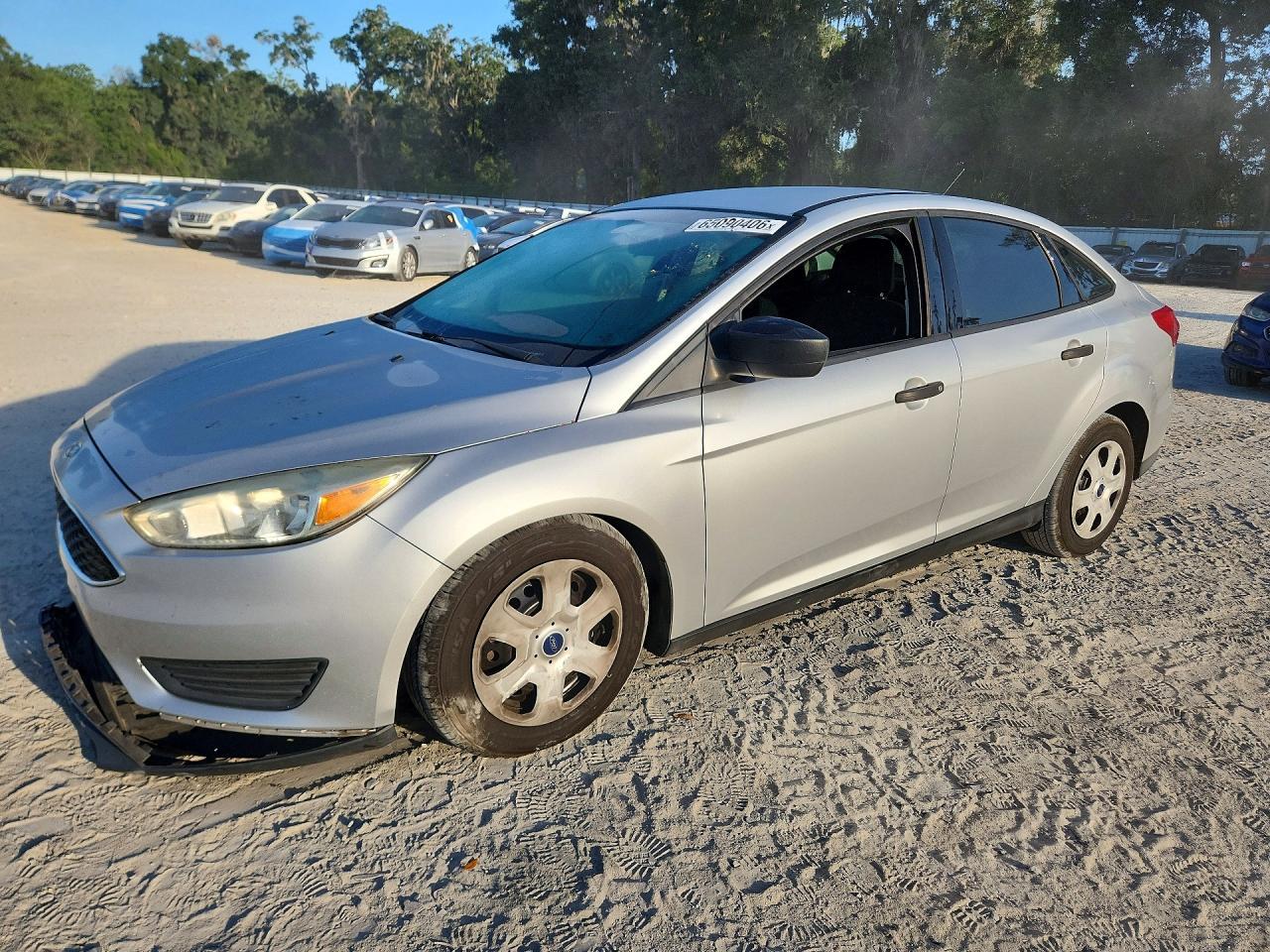 2015 Ford Focus S - zdjęcie główne