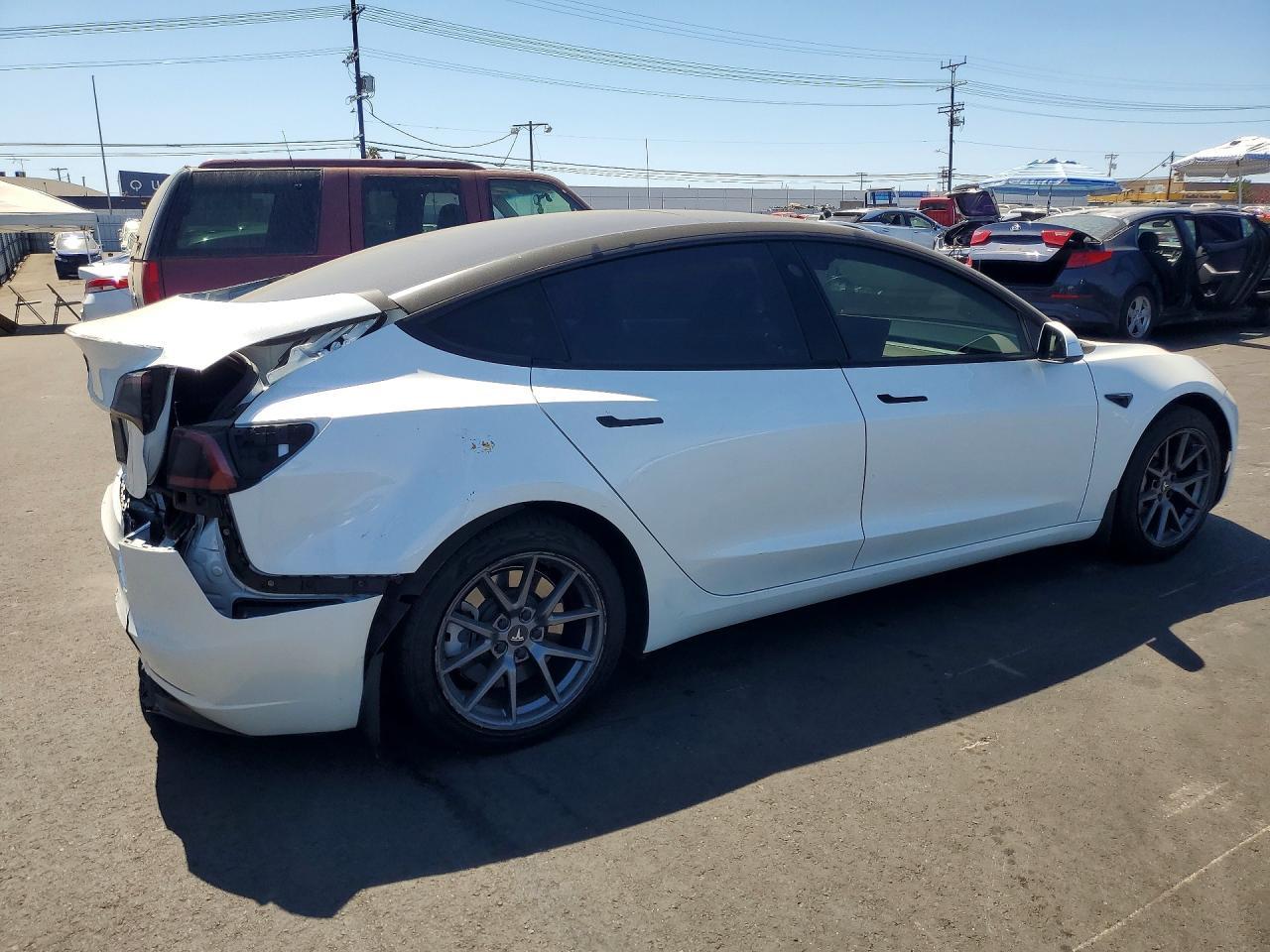 2023 Tesla Model 3 - zdjęcie 3