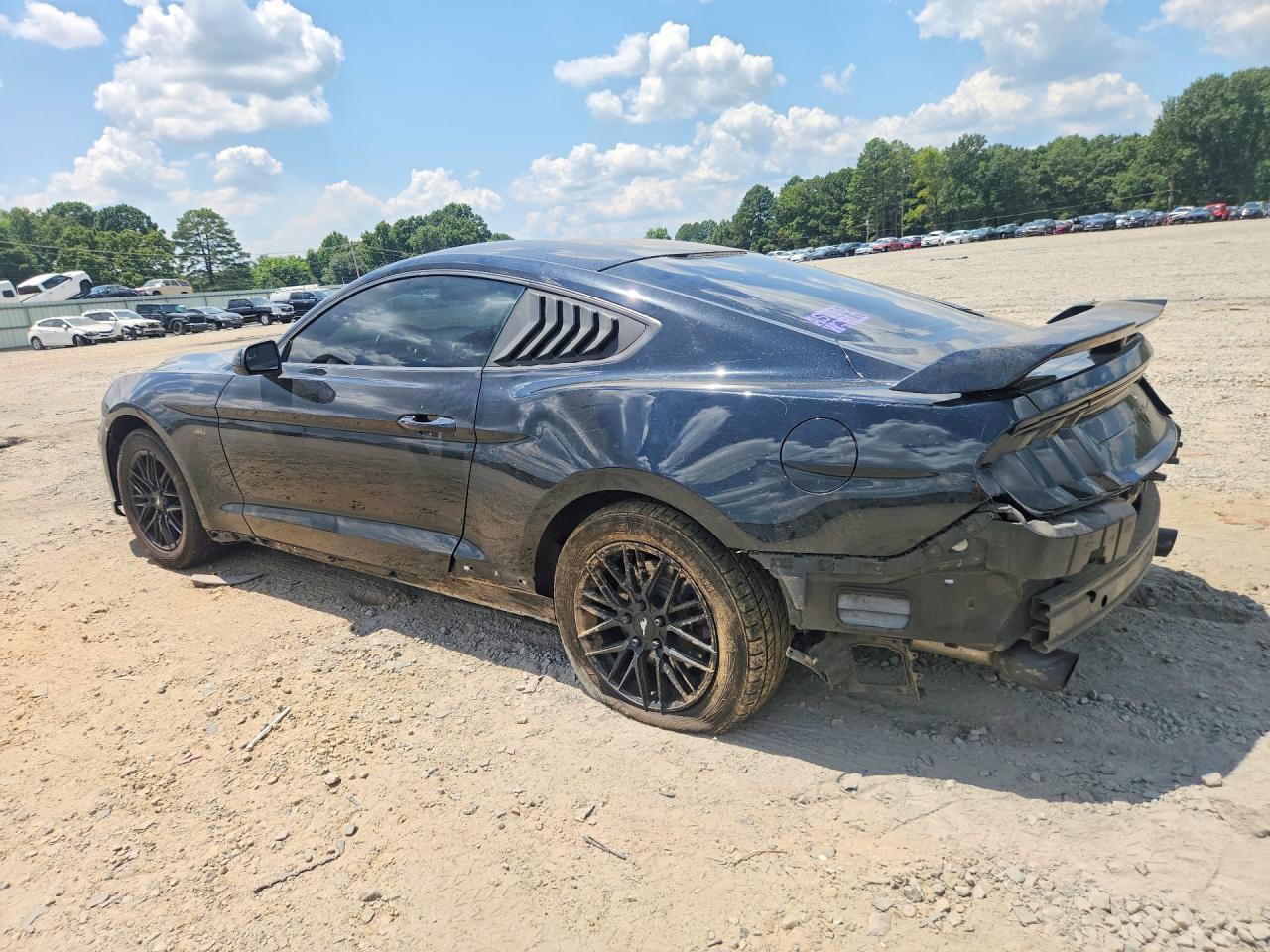 2018 Ford Mustang - zdjęcie 2