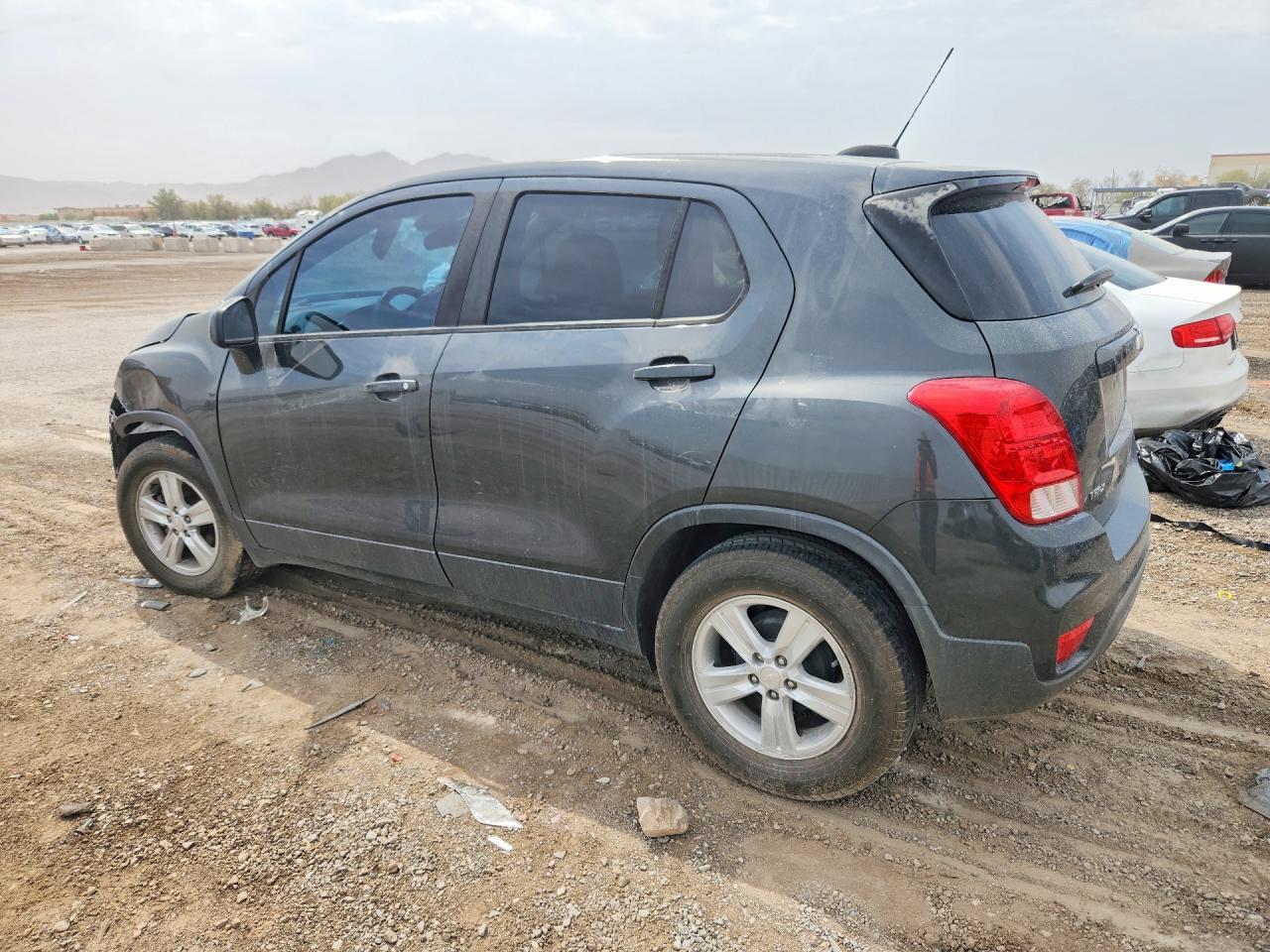 2020 Chevrolet Trax Ls - zdjęcie 2