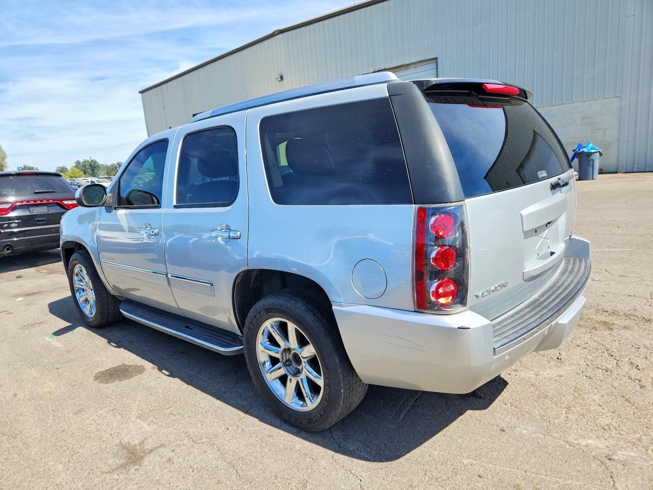 2013 GMC Yukon Denali - zdjęcie 2