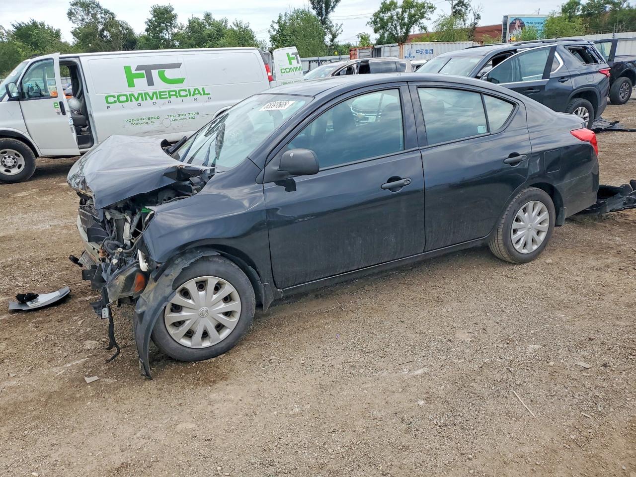 2015 Nissan Versa 1.6 S - zdjęcie główne