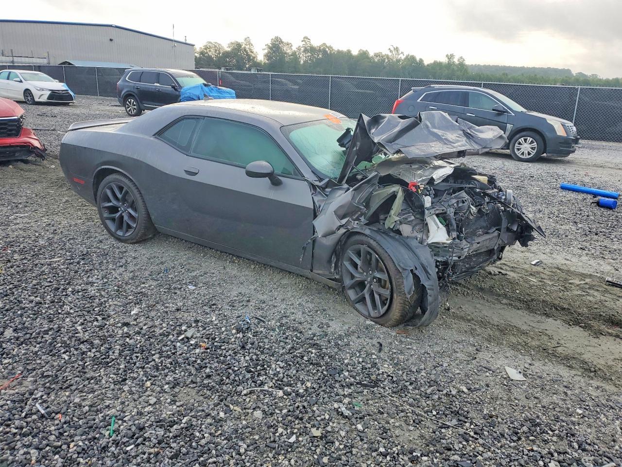 2022 Dodge Challenger Sxt - zdjęcie 4