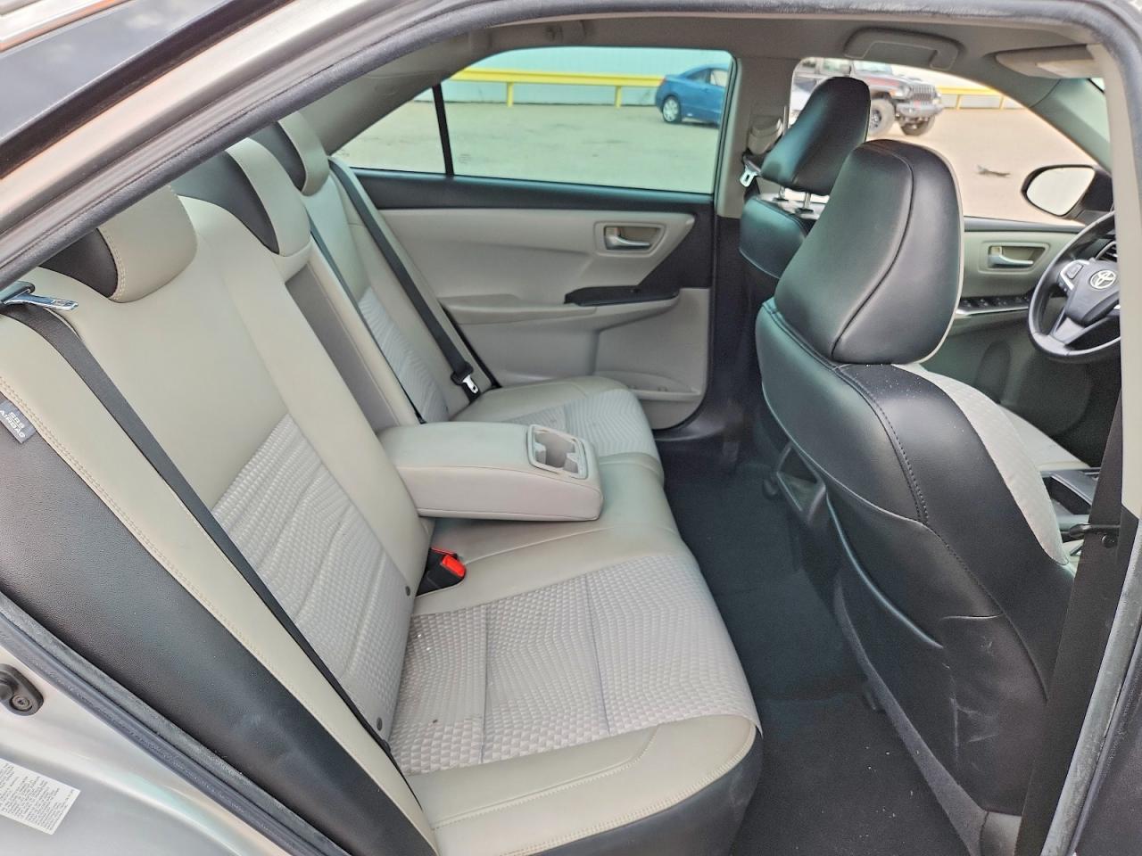 2015 Toyota Camry Se - zdjęcie 10