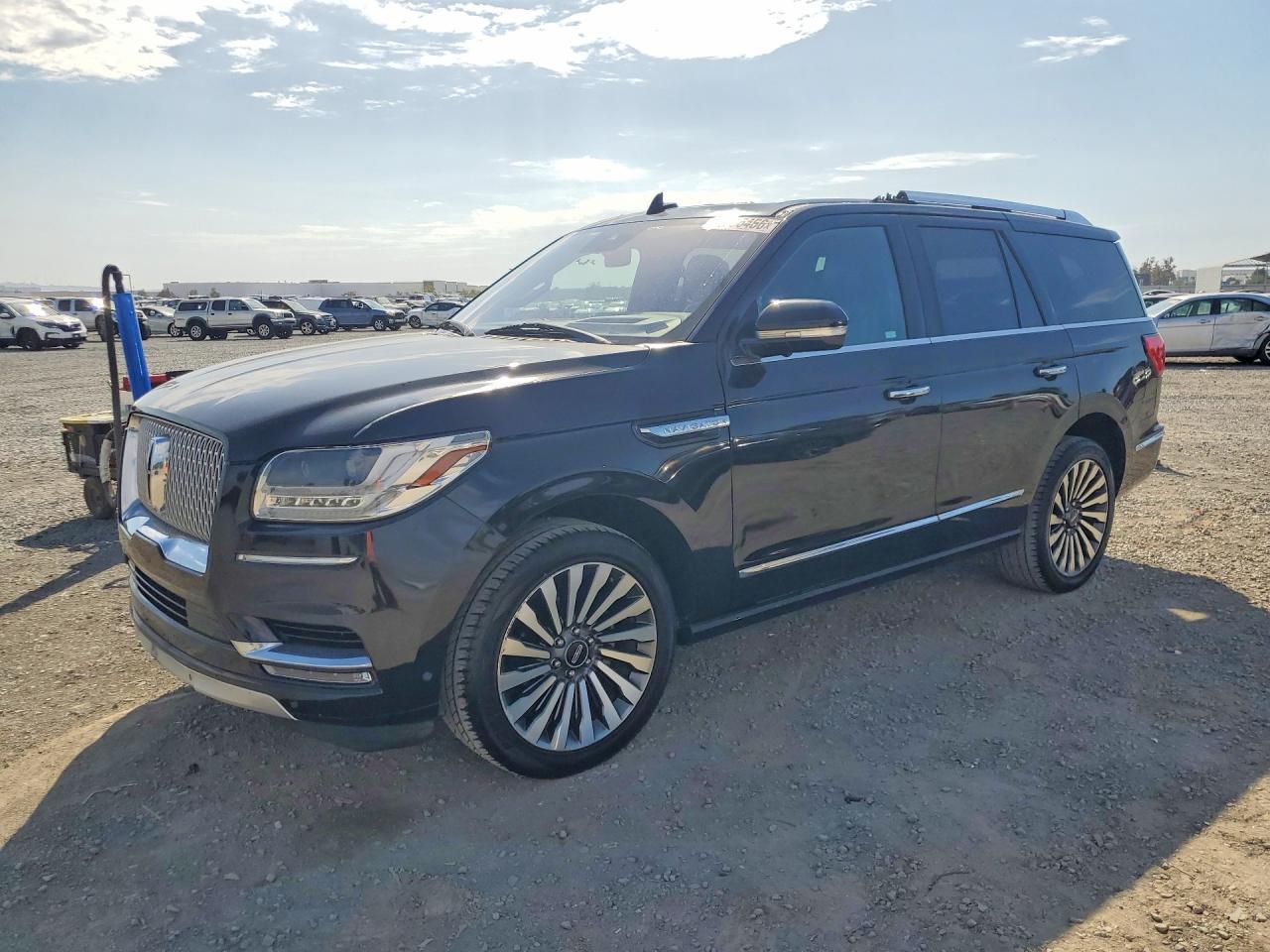 2019 Lincoln Navigator Reserve - zdjęcie główne