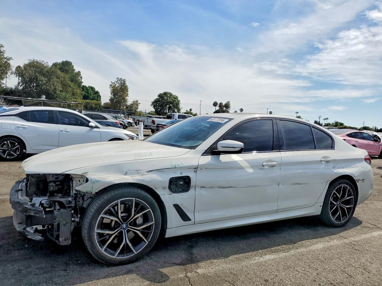 2022 BMW 530E - zdjęcie główne