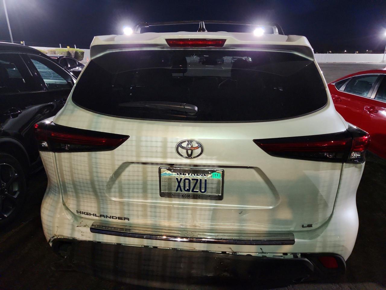 2022 Toyota Highlander Le - zdjęcie 6