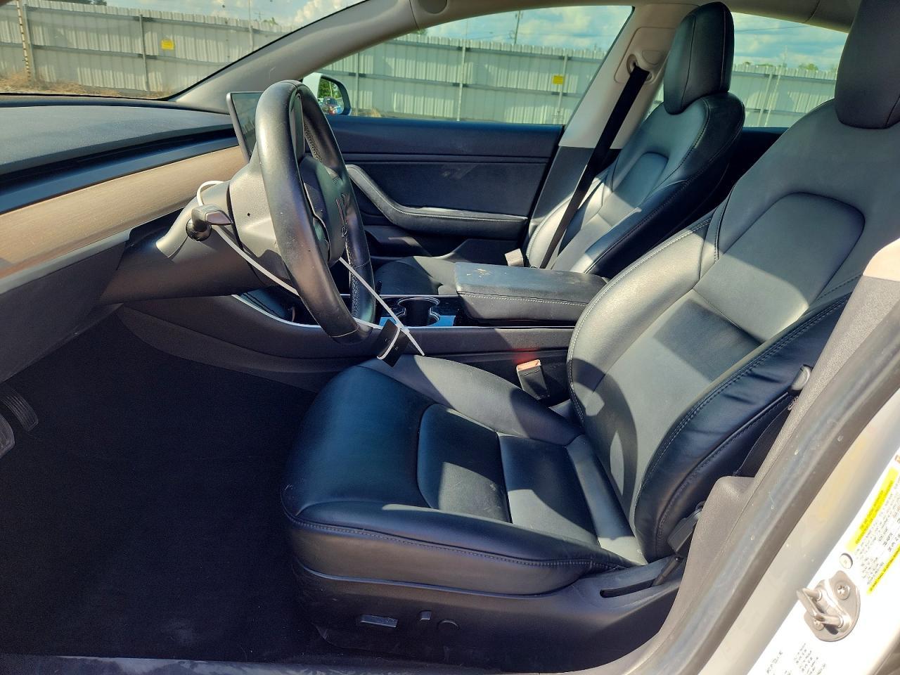 2019 Tesla Model 3 - zdjęcie 7