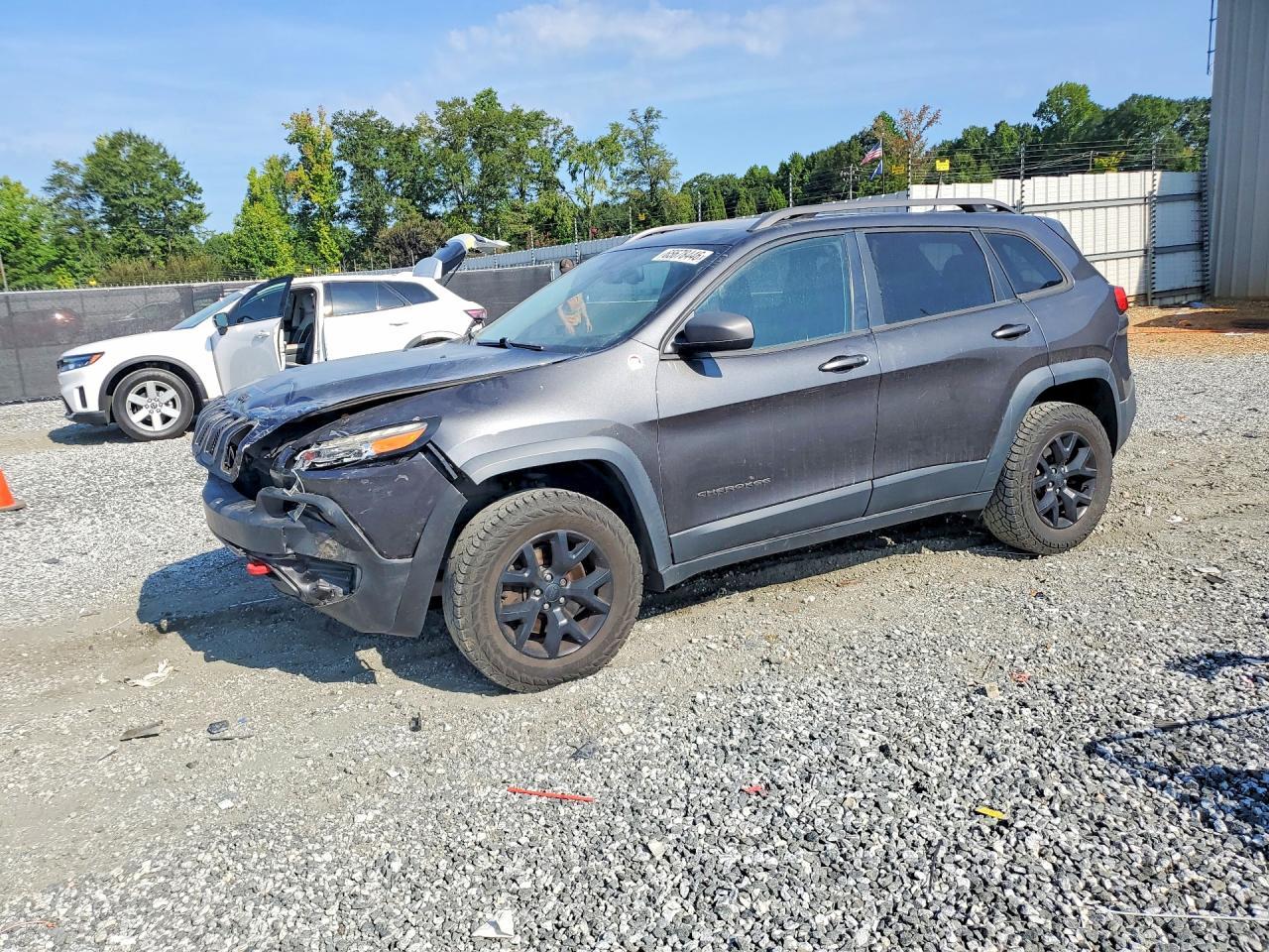 2015 Jeep Cherokee Trailhawk - zdjęcie główne