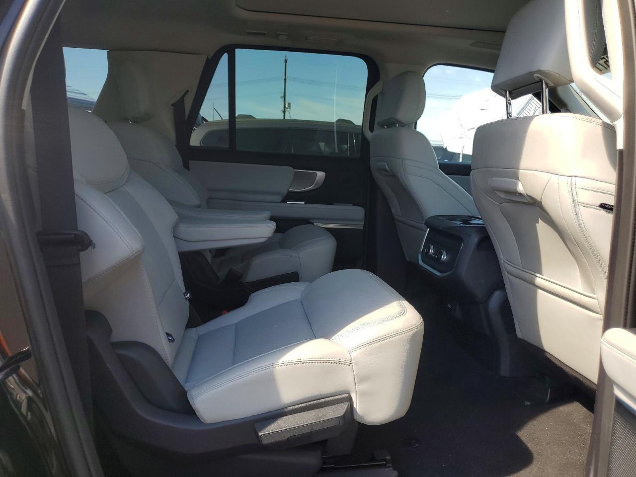 2025 Ford Expedition Max Platinum - zdjęcie 11
