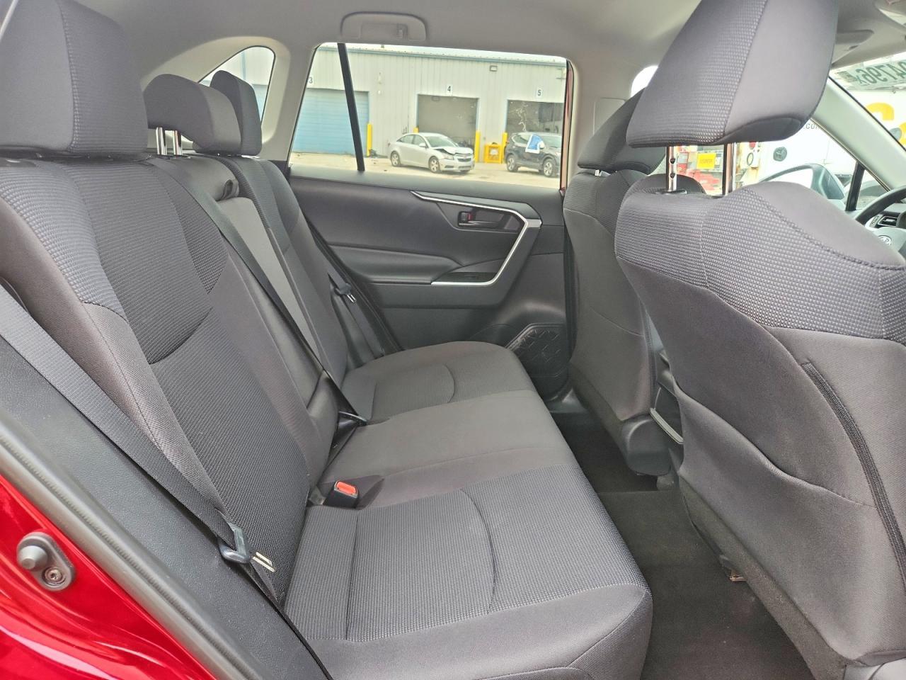 2019 Toyota Rav4 Le - zdjęcie 11