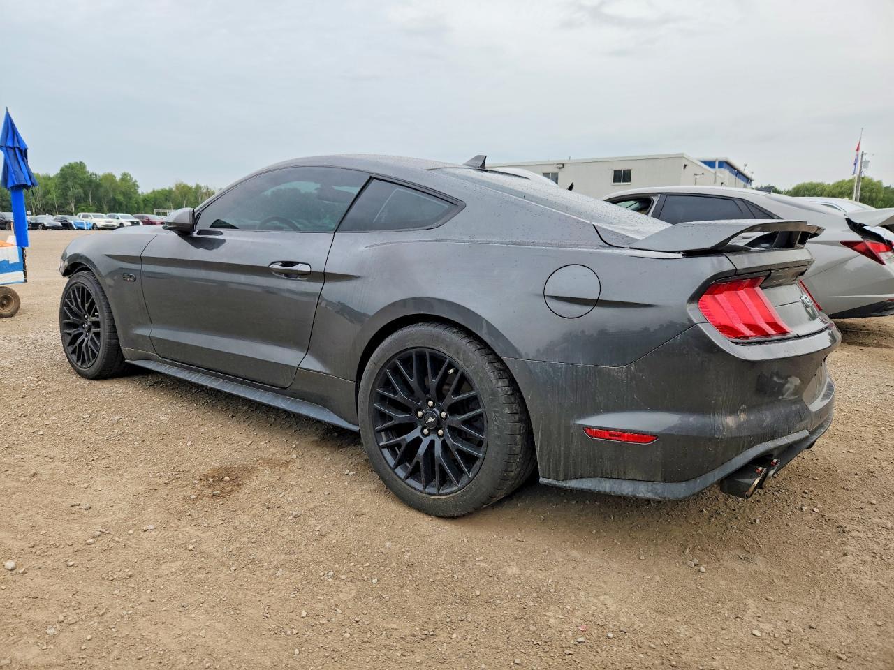 2020 Ford Mustang Gt - zdjęcie 2