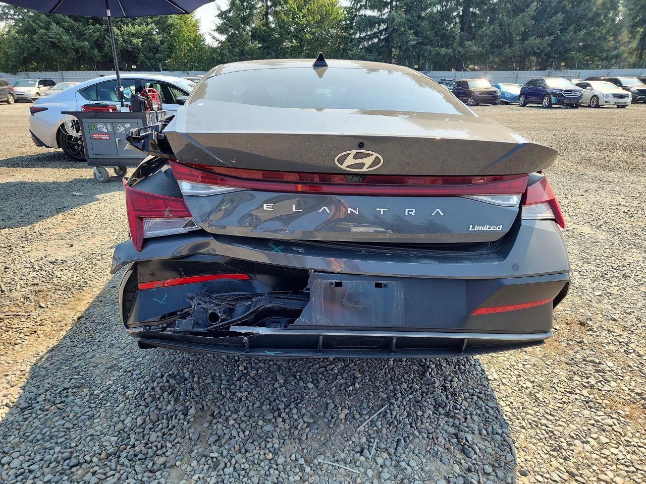 2026 Hyundai Elantra Limited - zdjęcie 6