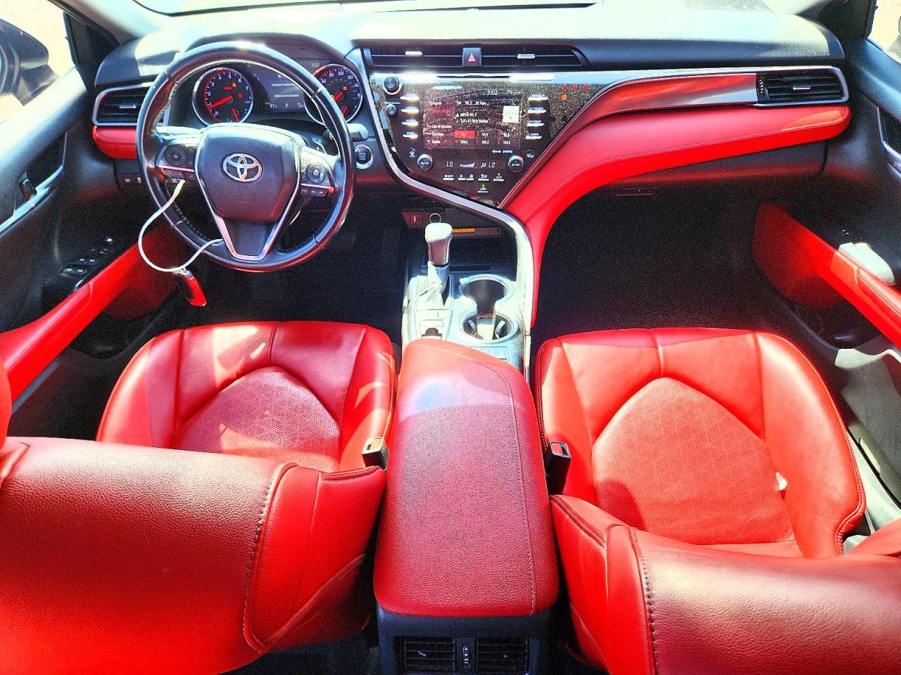 2019 Toyota Camry Xse - zdjęcie 8