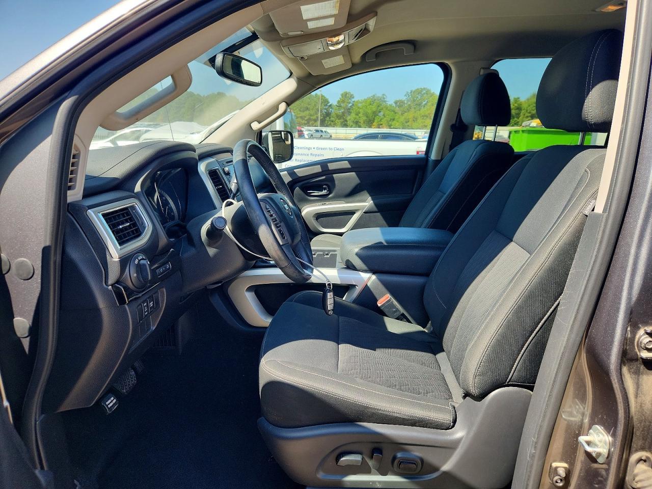 2019 Nissan Titan Sv - zdjęcie 7