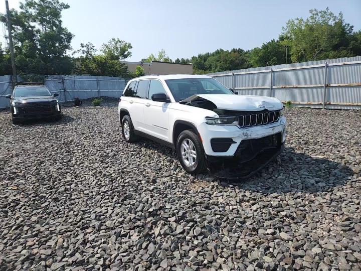 2022 Jeep Grand Cherokee Laredo - zdjęcie 14