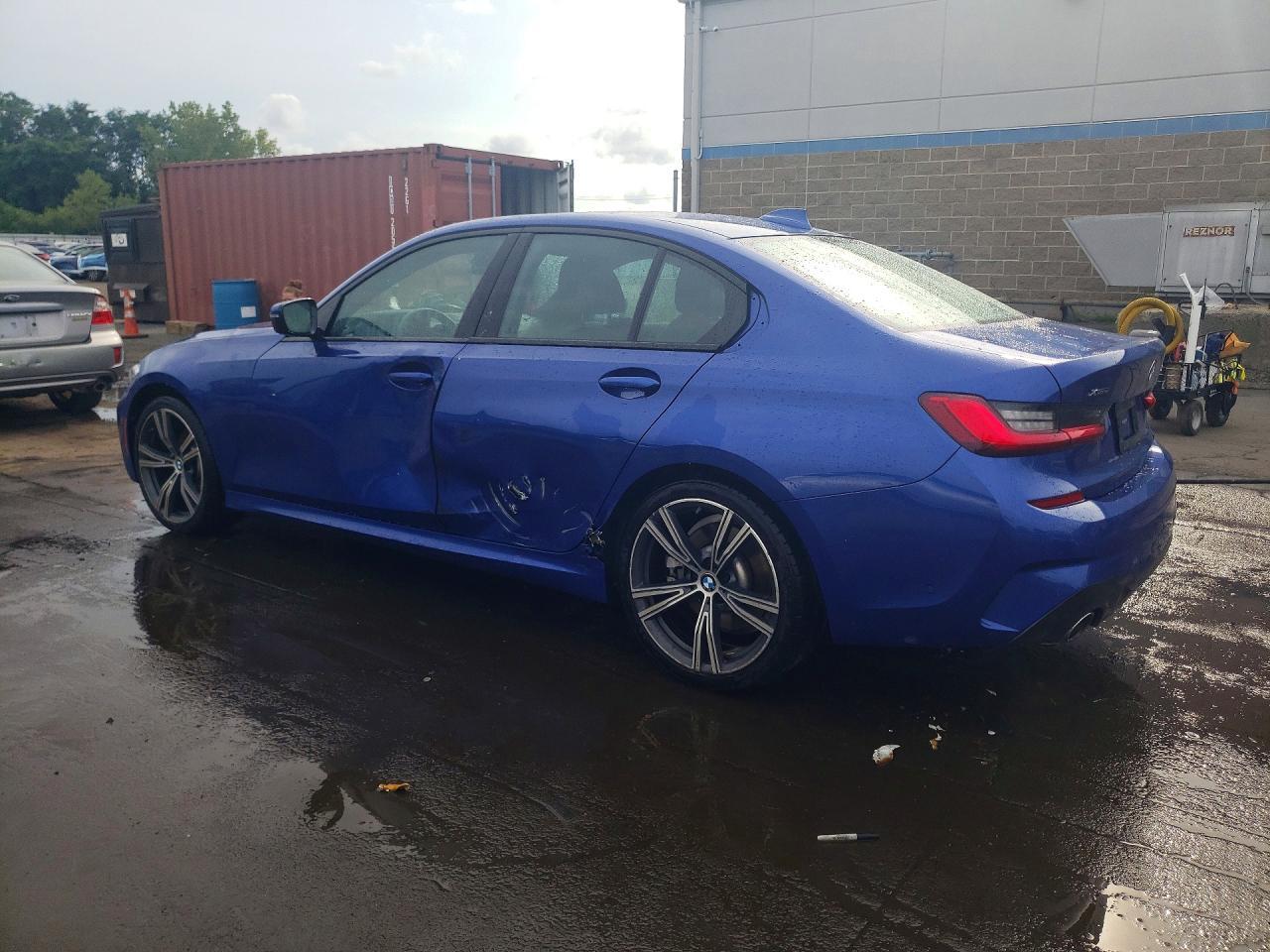 2021 BMW Seria 3 330i - zdjęcie 2
