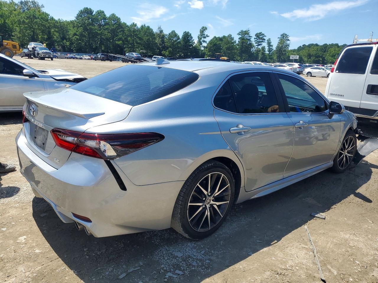 2023 Toyota Camry Se - zdjęcie 3