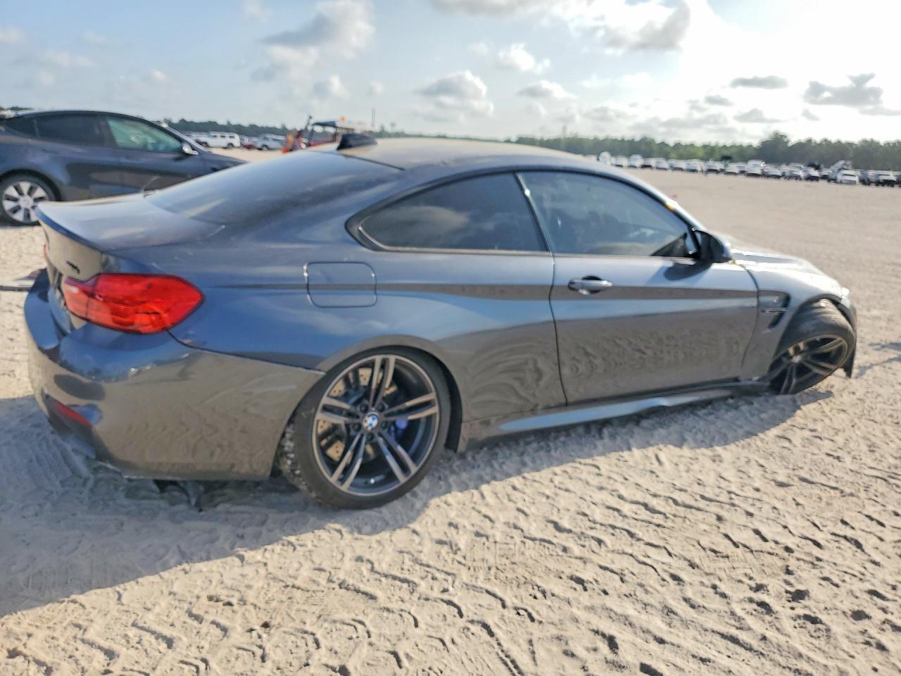 2015 BMW M4 - zdjęcie 3