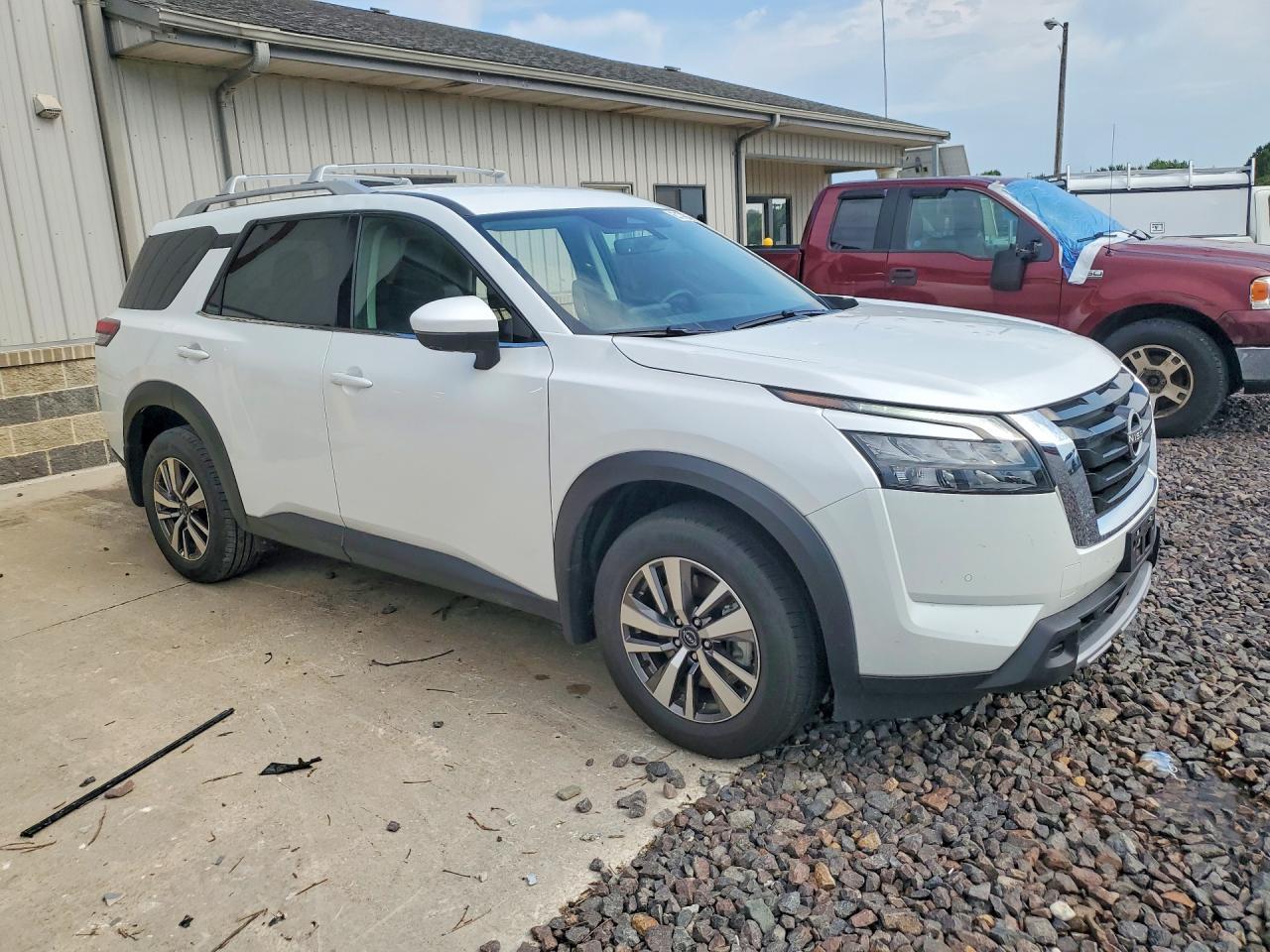 2025 Nissan Pathfinder Sl - zdjęcie 4